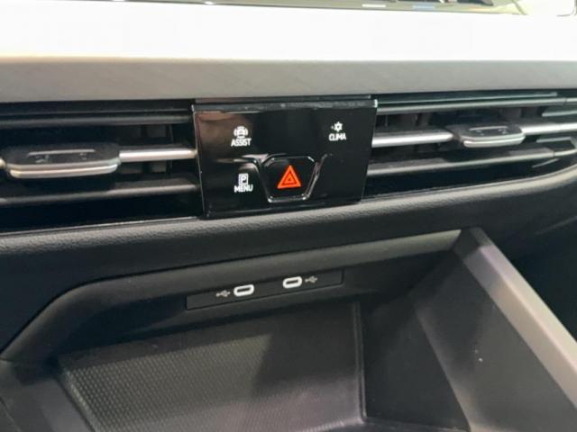 Volkswagen Golf Sw image 3