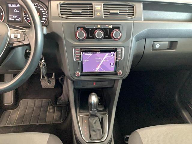 Volkswagen Caddy Van image 2