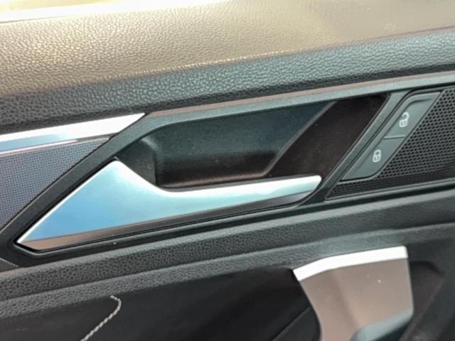 Volkswagen Tiguan image 8