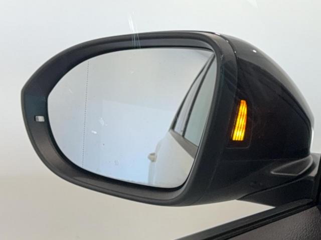Volkswagen T-Roc image 6