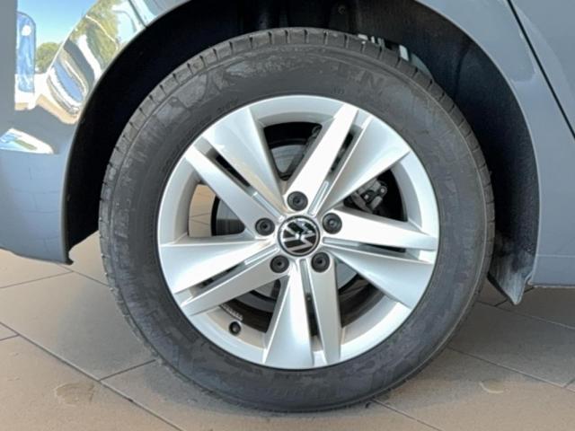Volkswagen Golf image 9