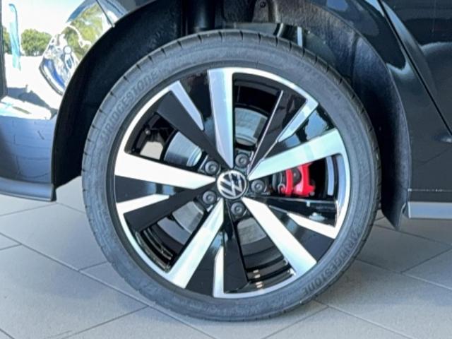 Volkswagen Golf image 8