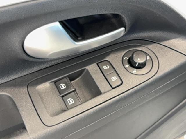 Volkswagen Up! image 7