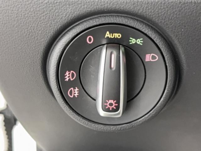 Volkswagen Up! image 9