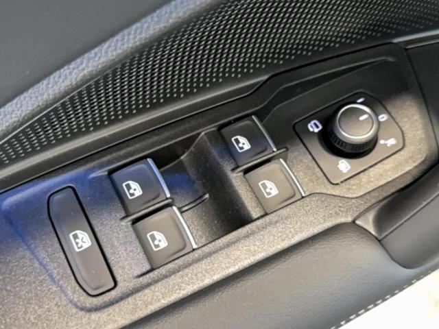 Volkswagen Tiguan image 9