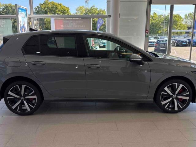 Volkswagen Golf image 9