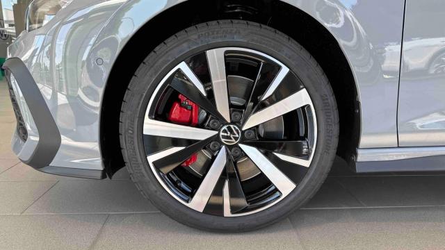 Volkswagen Golf image 5