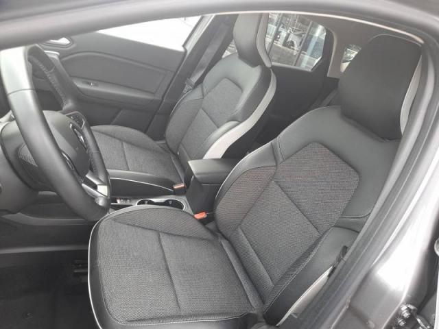 Renault Captur image 1