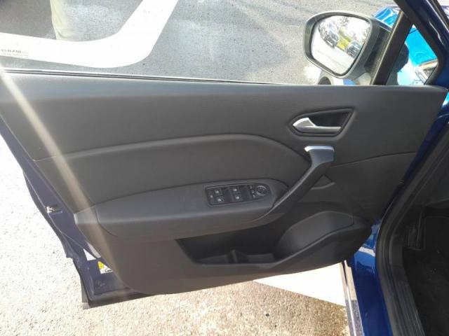 Renault Captur image 8