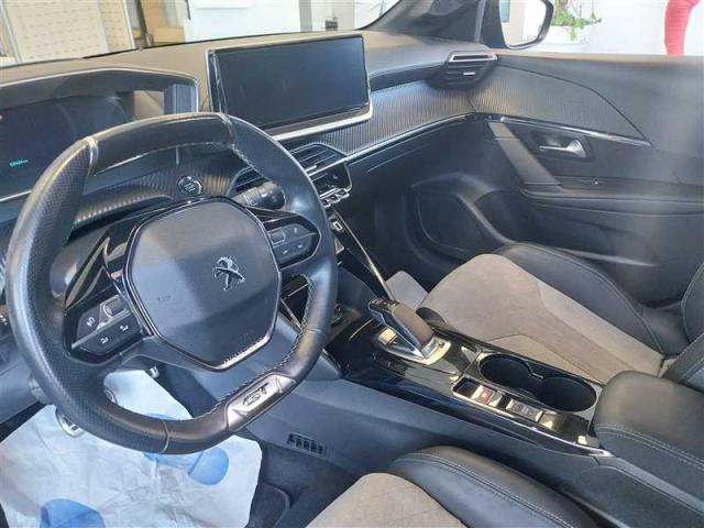 Peugeot 208 image 6