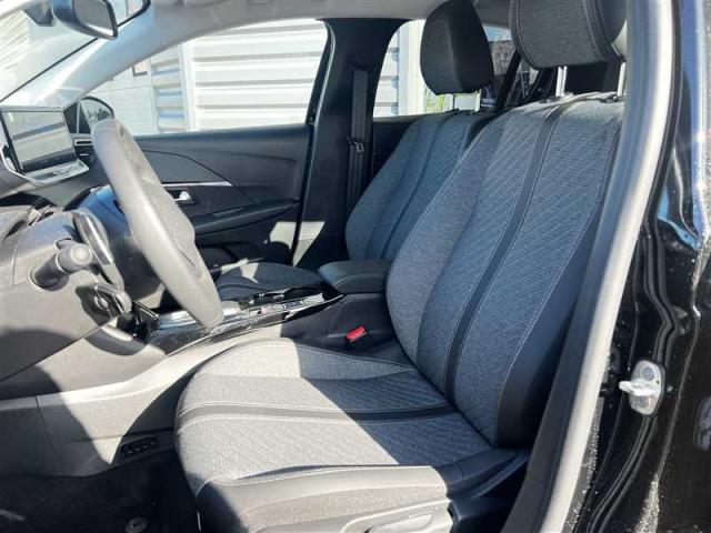Peugeot 208 image 8