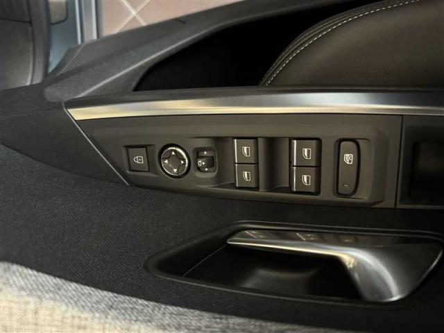 Peugeot 3008 image 8