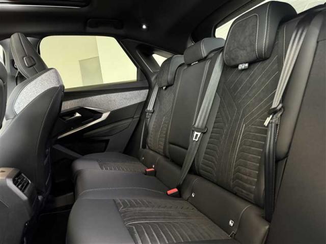 Peugeot 3008 image 2