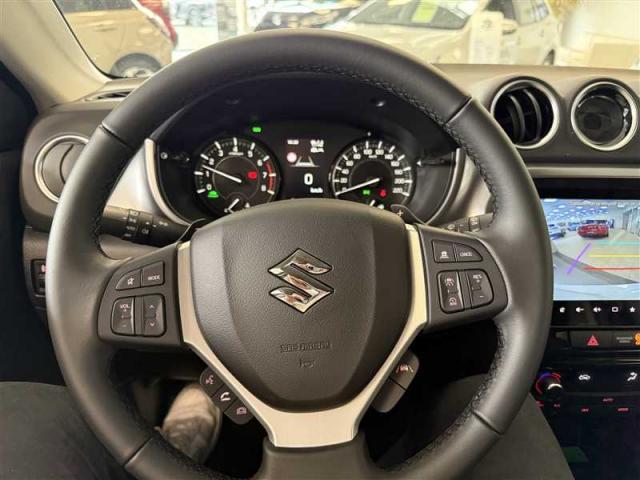 Suzuki Vitara image 2