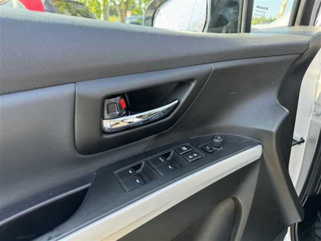 Suzuki S-Cross image 8