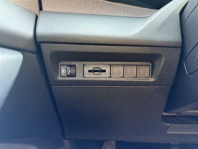 Peugeot 308 image 2