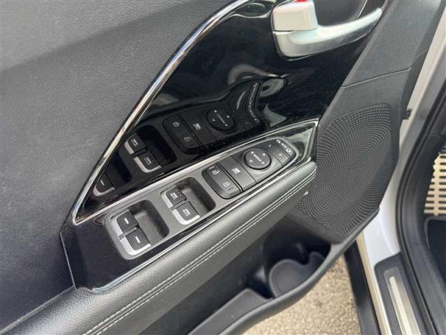 Kia Niro image 8