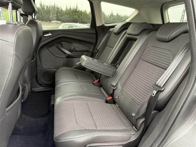 Ford Kuga image 3
