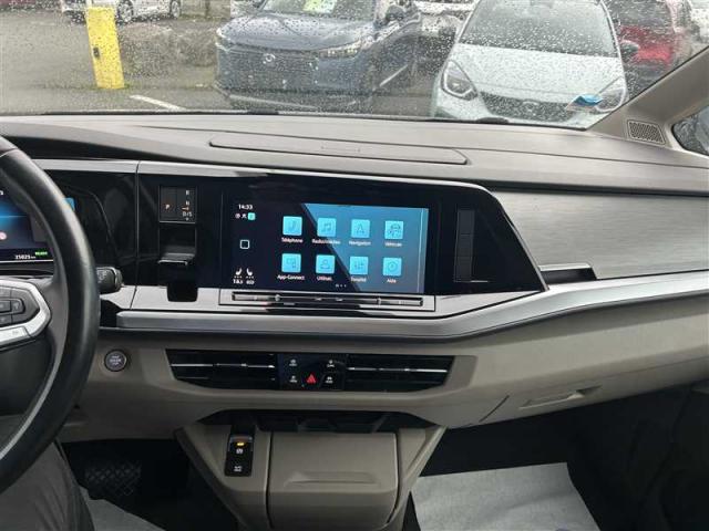 Volkswagen Multivan image 1