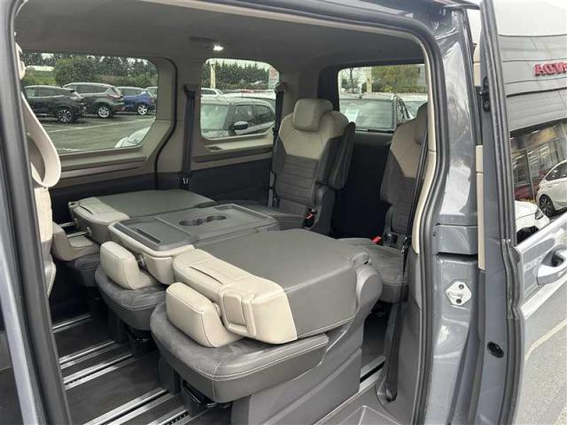 Volkswagen Multivan image 2