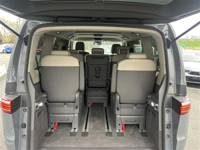 Volkswagen Multivan image 3