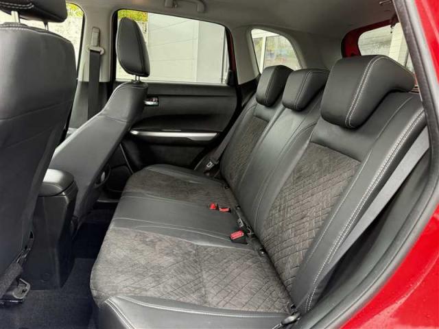 Suzuki Vitara image 9