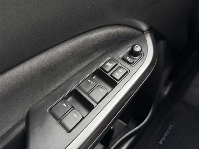 Suzuki Vitara image 8