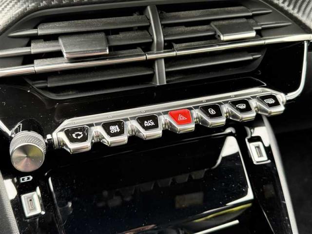 Peugeot 2008 image 6