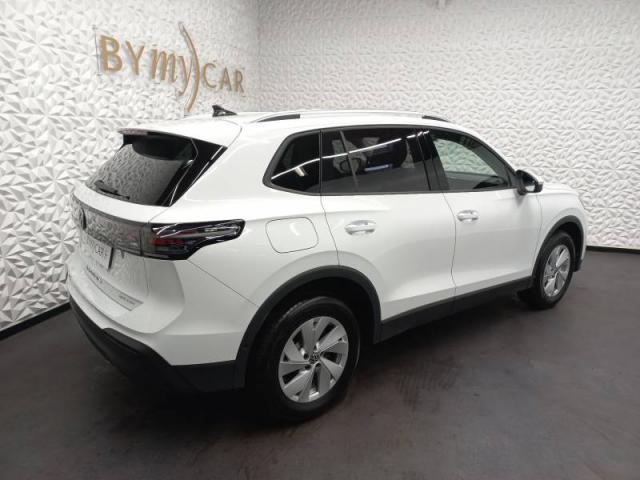 Volkswagen Tiguan image 8