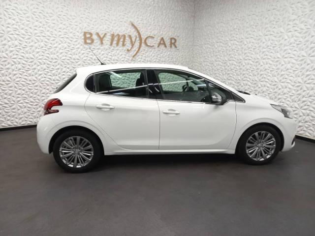 Peugeot 208 image 5