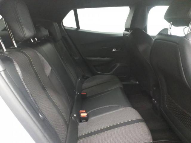 Peugeot 2008 image 6