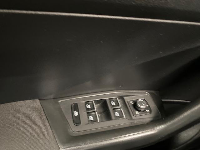 Volkswagen T-Roc image 4