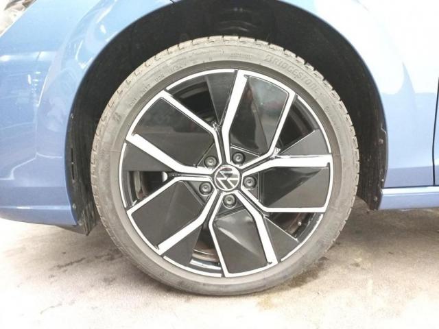 Volkswagen Golf image 6