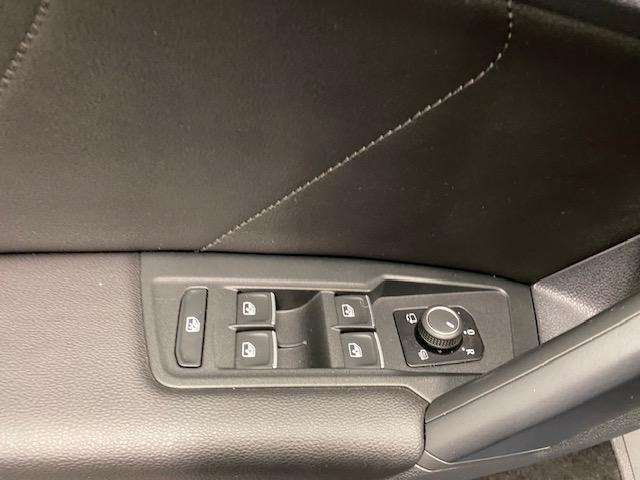 Volkswagen Tiguan image 8