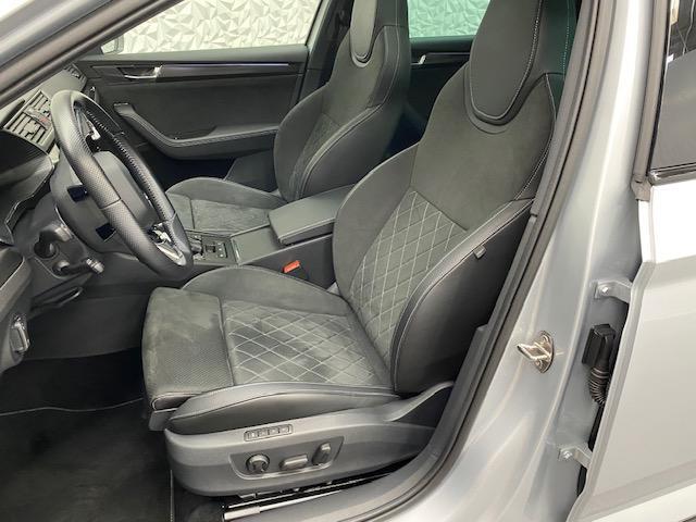 Skoda Superb Combi image 6