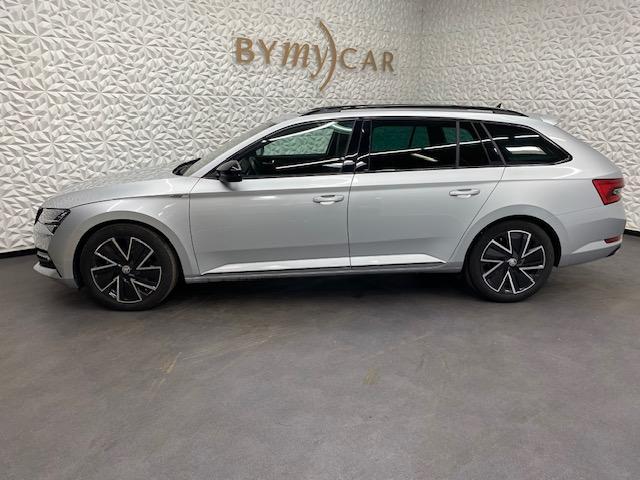 Skoda Superb Combi image 8