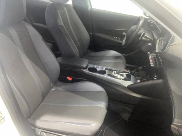Peugeot 2008 image 6