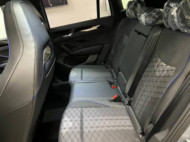 Volkswagen Tiguan image 8