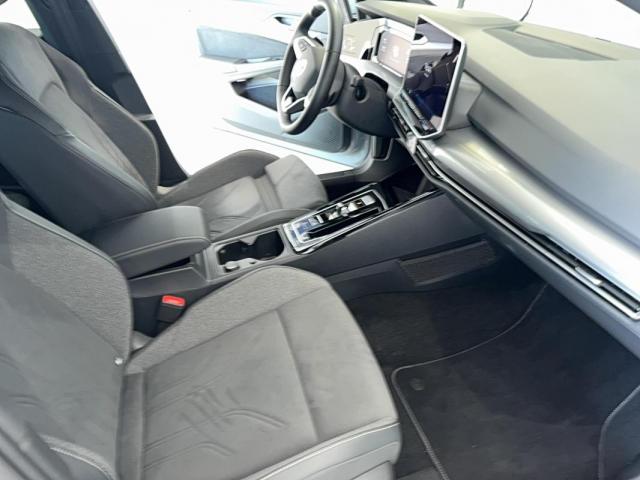 Volkswagen Golf image 6