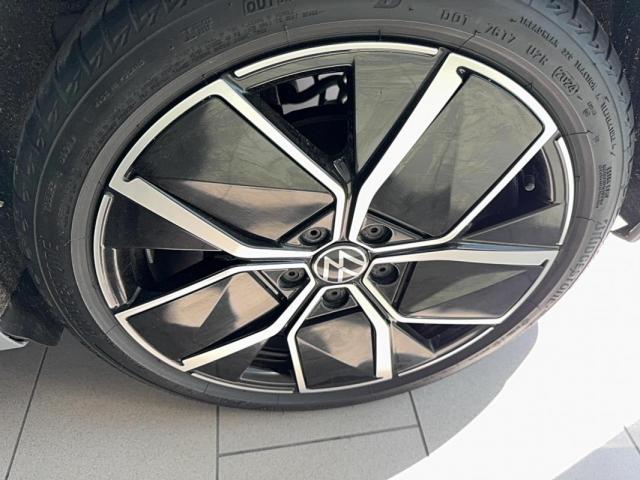Volkswagen Golf image 1