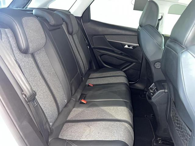 Peugeot 3008 image 2