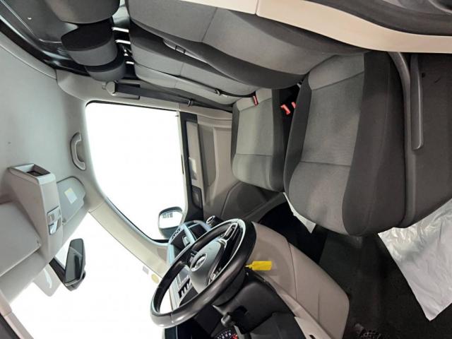 Volkswagen Transporter image 9