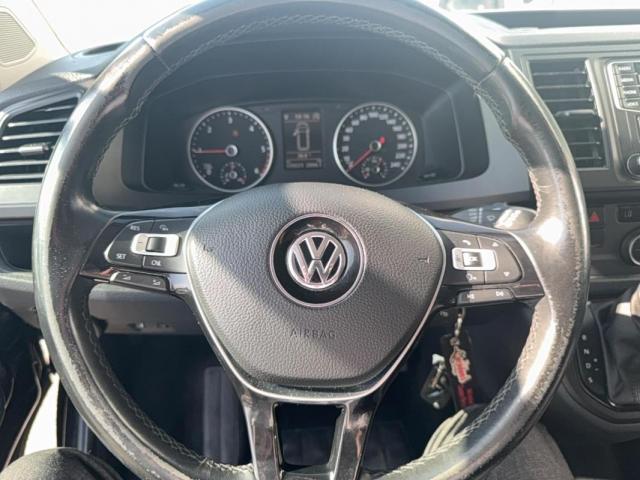 Volkswagen Caravelle image 3