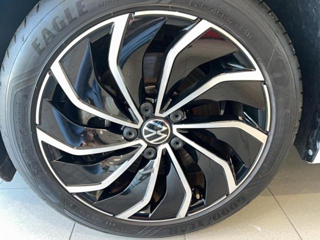 Volkswagen Golf image 5