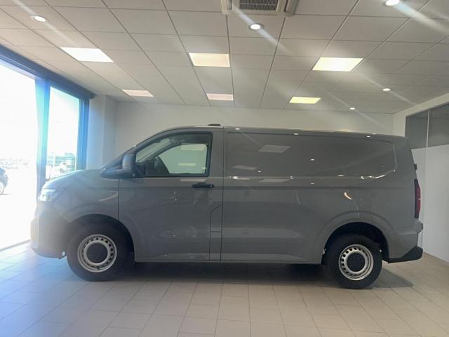 Volkswagen Transporter image 2