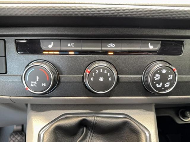 Volkswagen Transporter image 2