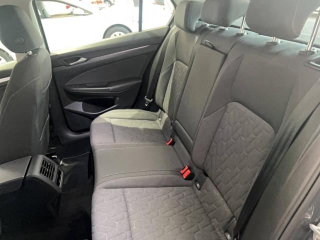 Volkswagen Golf image 8