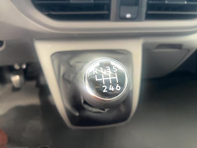 Volkswagen Transporter image 2