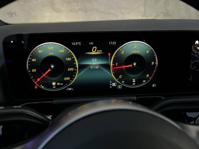 Mercedes Benz Gla image 2