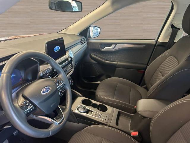 Ford Kuga image 5